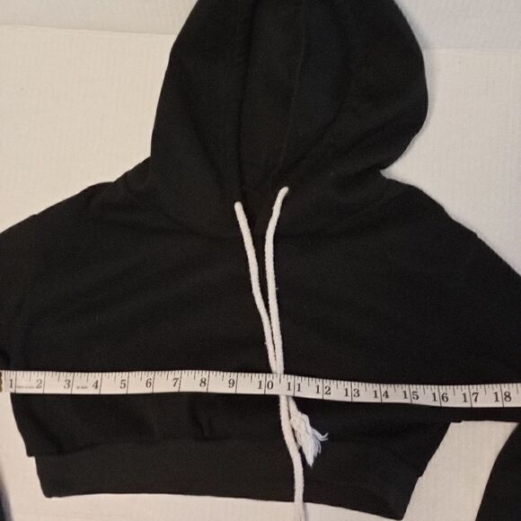 cropped hoodie with drawstring hood - Picture 4 of 6